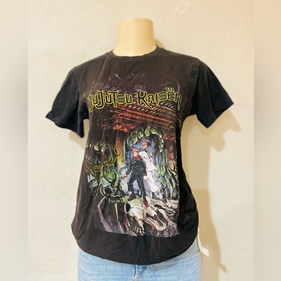 Jujutsu Kaisen Anime Manga TShirt - Size S  Crunchy Roll Rare - Picture 1 of 5